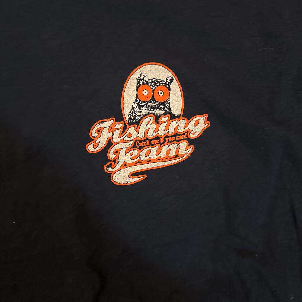 Vintage VTG Hooters Fishing Team T-shirt - Picture 2 of 2